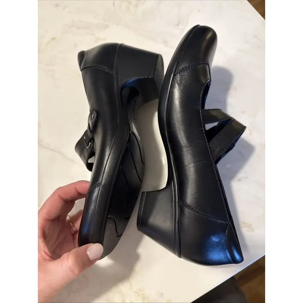 Clarks - Ingalls Siene - Leather Heel Pumps - Black- Size 8 - Comfortable